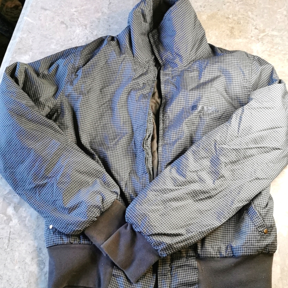 Bench Jacket - Picture 1 of 6